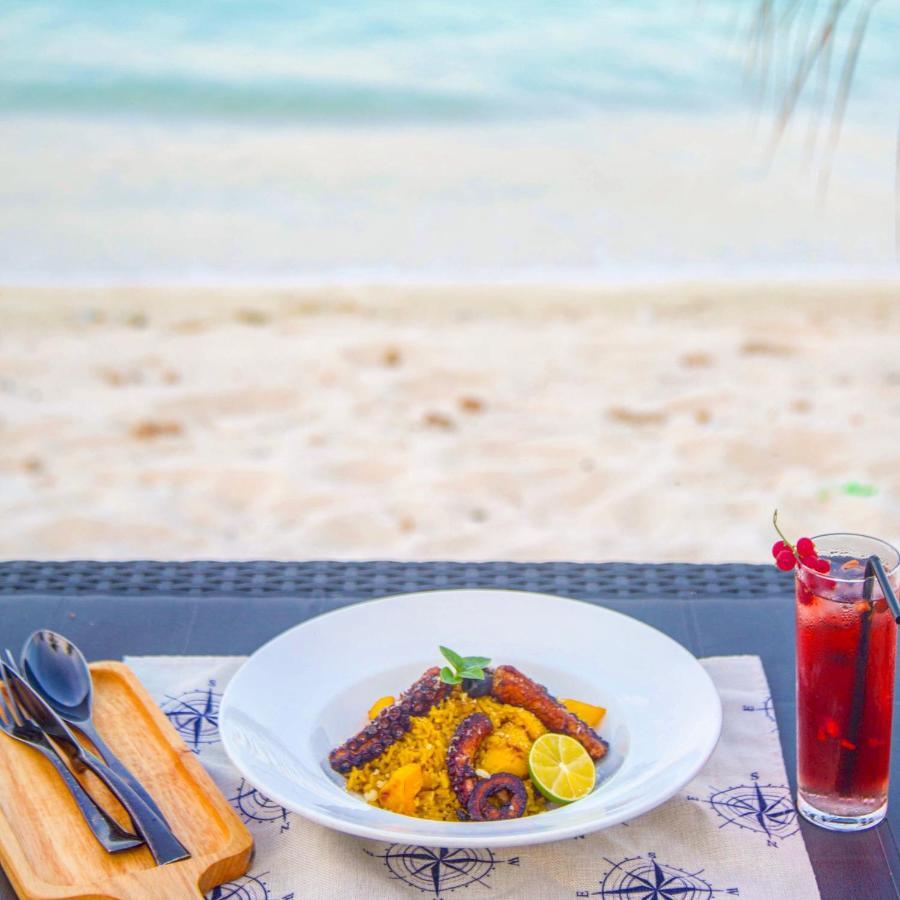 The Aquzz Hotel Hulhumale Exterior photo